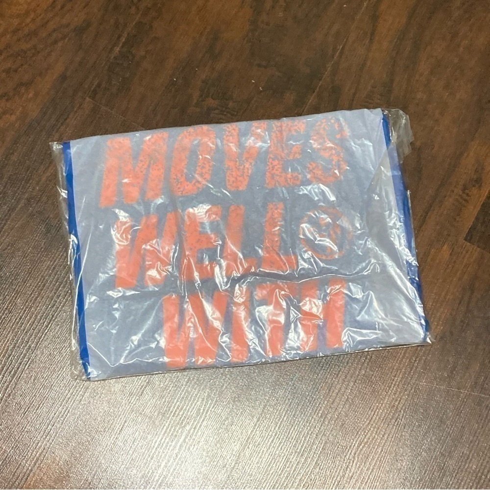 ZUMBA T-Shirt “MOVES WELL WITH OTHERS” customazible 100% cotton Large new - Picture 5 of 5
